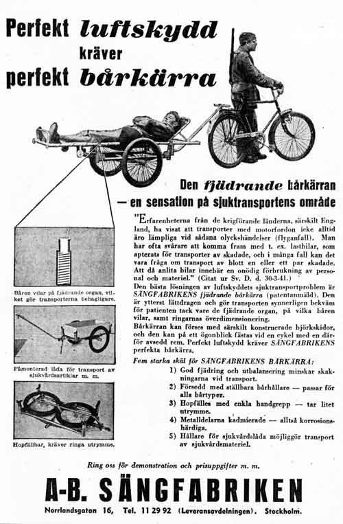 Kanske var det så här Södertälje hemvärns bårkärror såg ut. I reklamen från 1941 visas fördelarna med Sängfabrikens hopfällbara och ”perfekta” bårkärra. 